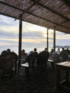 I038387728_349-262-225x300